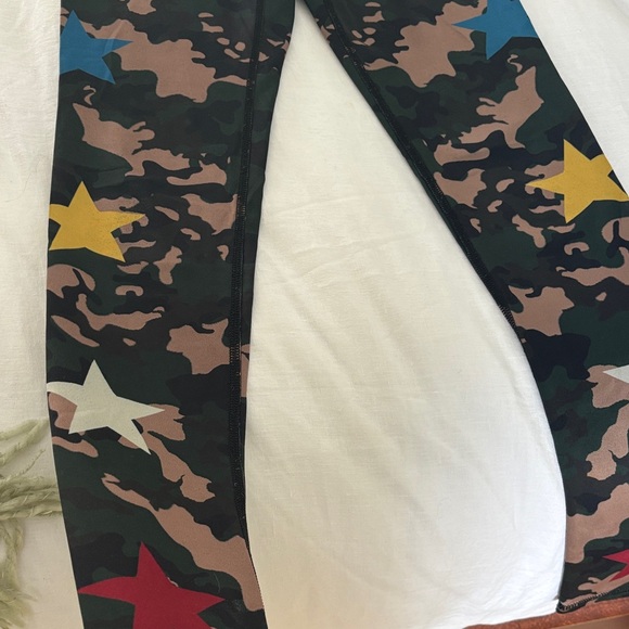 Noli Yoga Combat Camo Star Legging - Picture 5 of 5